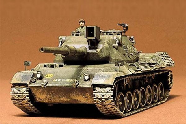 West German Leopard Medium Tank Kit CA164 35 Scale Tamiya 35064