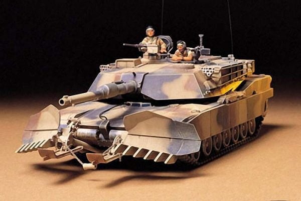 US M1A1 Abrams with Mine Plow 35 Scale Tamiya 35158