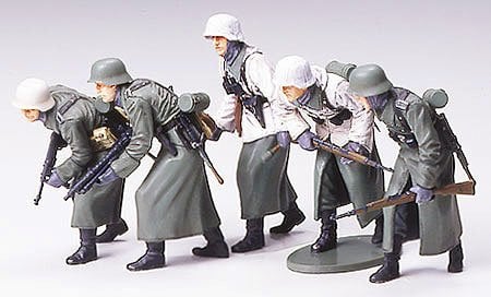 Tamiya German Assault Infantry Winter Gear 1-35 Scale 35256