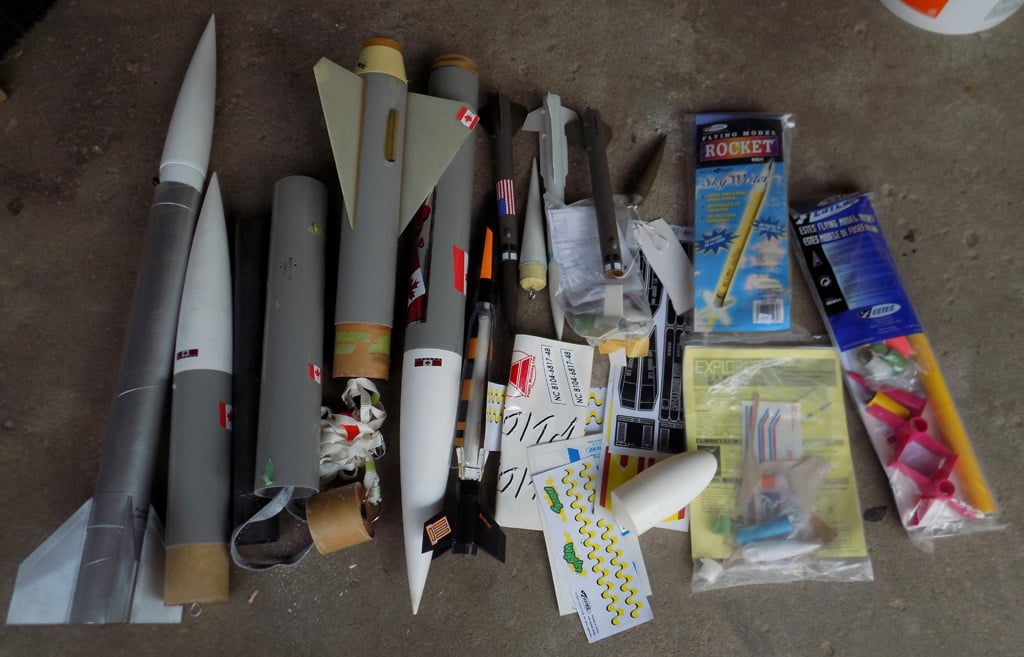 Lot 16 Assorted Rockets