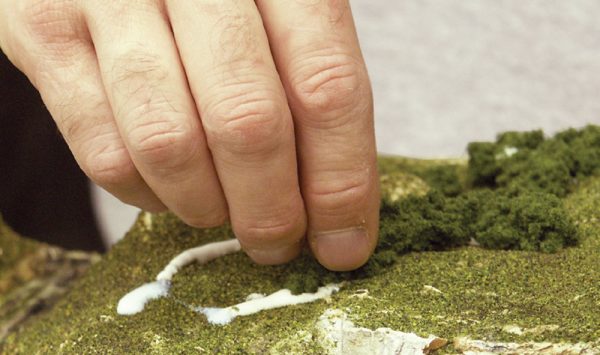 using Woodland Scenics Scenic Glue S190