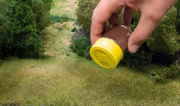 In Use Woodland Scenics Accent Shakers FS646