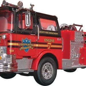 Revell Mack Fire Pumper Scale 1/32 85-1225