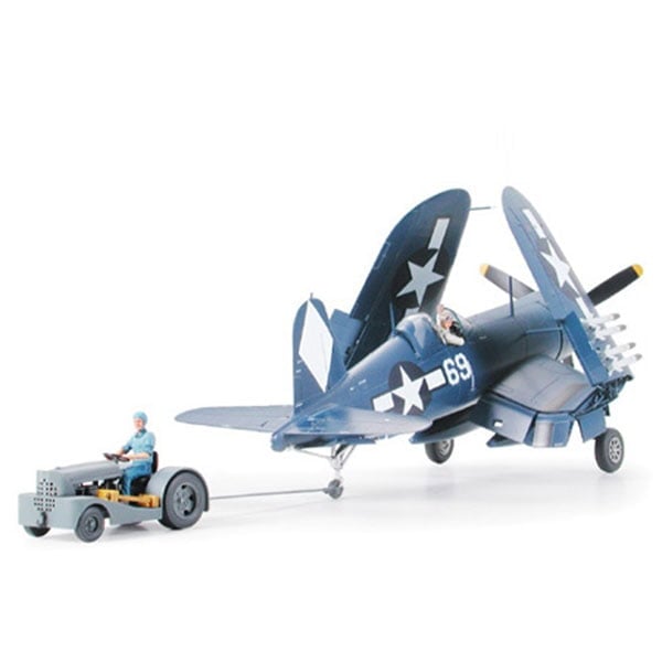 Tamiya Vought F4u-1d Corsair with Moto-Tug 1/48 Scale