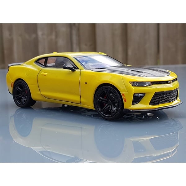 AMT 2017 Chevy Camaro SS 1LE 1074