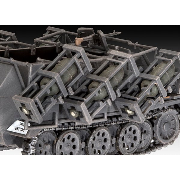 Revell Sd.Kfz. 251/1 Ausf. C + Wurfr. 4 1/72 Scale RVG 03324