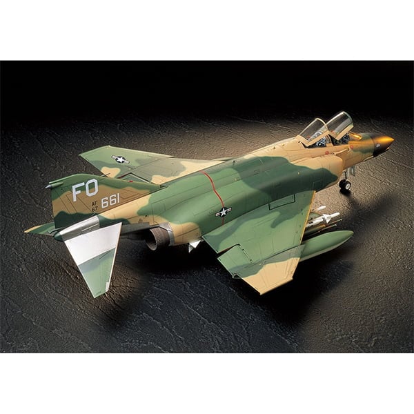 Tamiya McDonnell F-4C/D Phantom II 1/32 Scale 60305