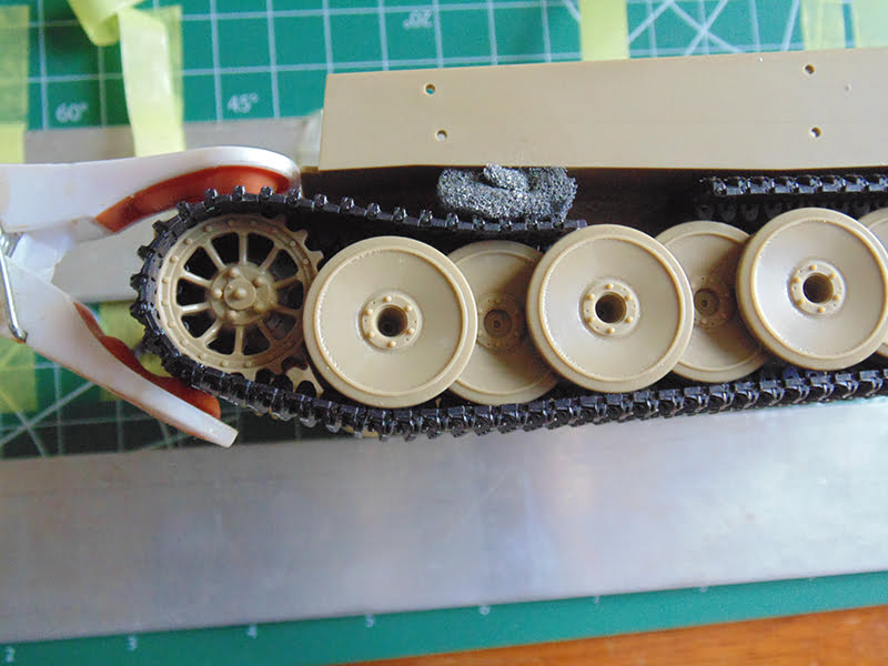 cloths pin holding track with sponge for sag