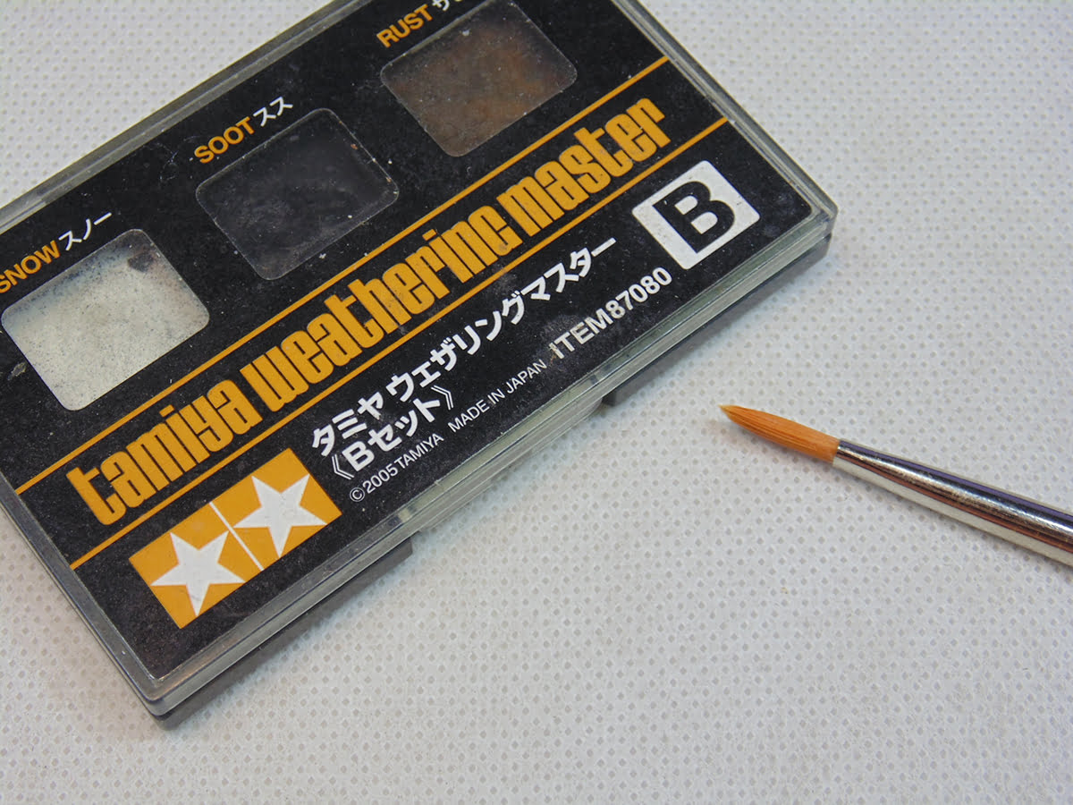 Tamiya weathering master B with Abteilung filbert brush 87080