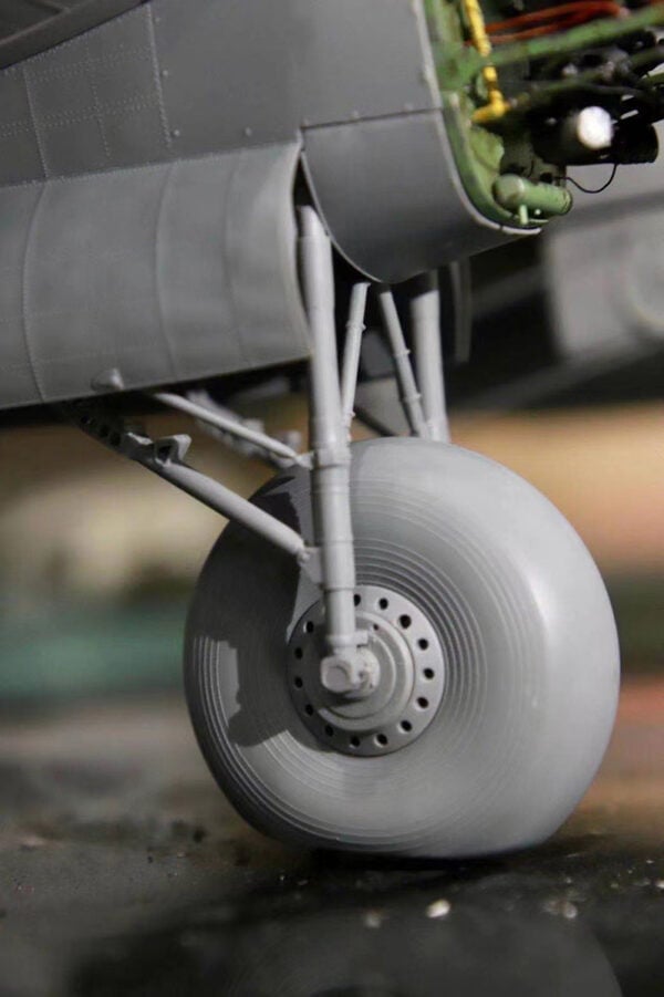 Wheel Detail Border Model Avro Lancaster BF010
