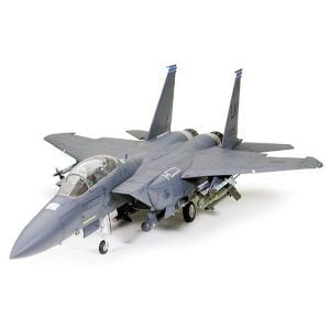 Tamiya Boeing F-15E Strike Eagle with Bunker Buster 1:32 Scale 60312