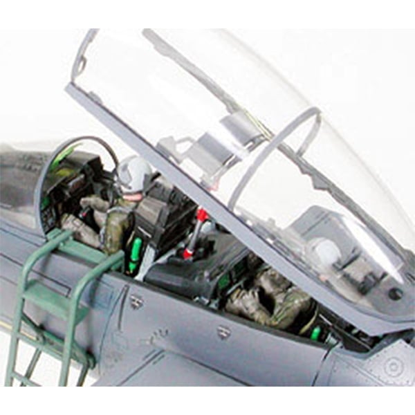 Tamiya Boeing F-15E Strike Eagle with Bunker Buster 1:32 Scale 60312