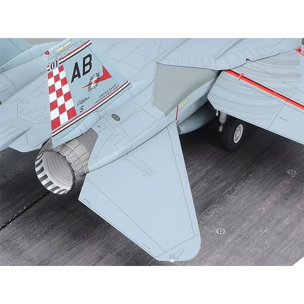 Tamiya Grumman F-14A Tomcat Late Model Carrier Launch Set 1:48 Scale 61122