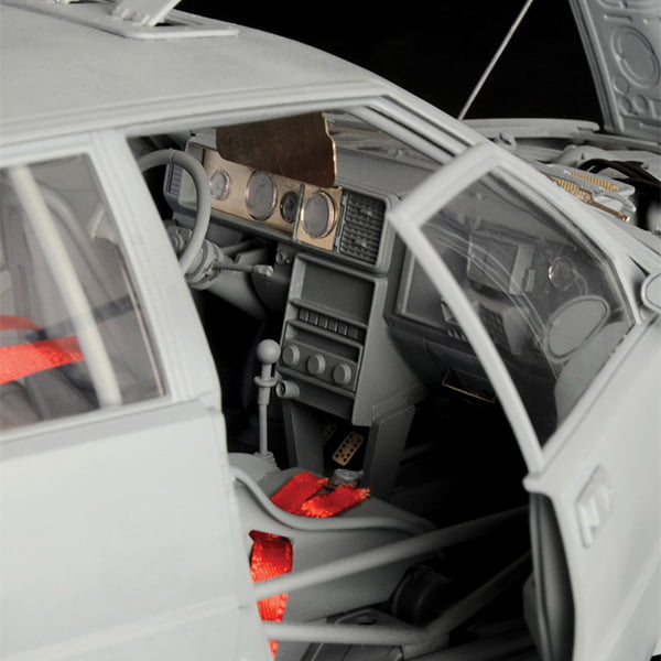 Italeri Lancia Delta HF Integrale 16V 1:12 Scale 4709