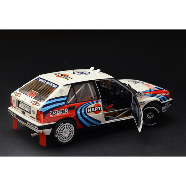 Italeri Lancia Delta HF Integrale 16V 1:12 Scale 4709