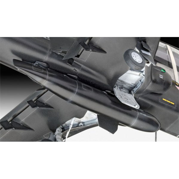 Revell Bae Hawk T2 1:32 Scale RVG 03852