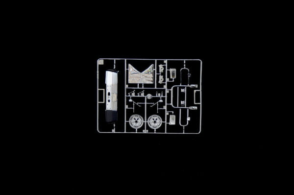 Italeri Freightliner FLD 120 Special 1:24 Scale 3925