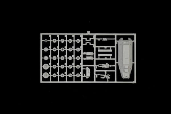 Italeri Sd. Kfz. 251/1 Wurfrahmen 40 Stuka zu Fuss with 3 Figures 1:72 Scale 7080