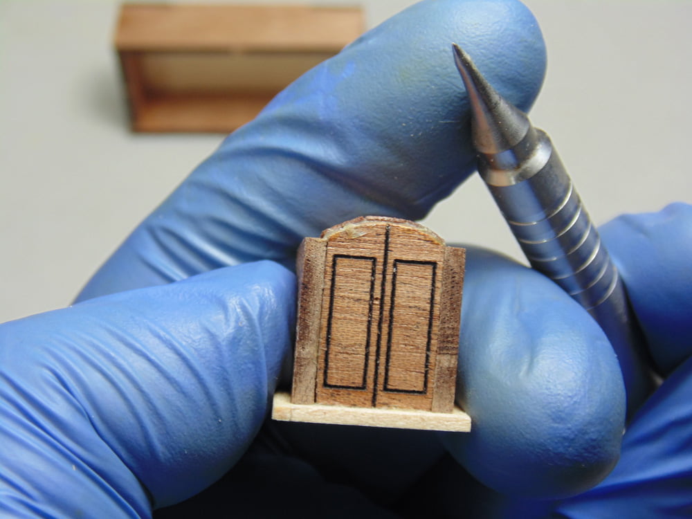 Blue glove holding part and rivet tool
