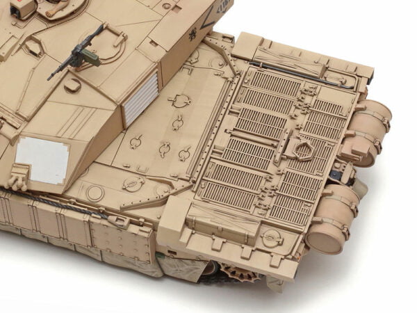 Tamiya British Main Battle Tank Challenger 2 Desertised 1/48 Scale 32601