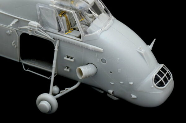 Italeri R Wessex UH.5 Helicopter Facklands 40th Anniversary 1/48 Scale 2720