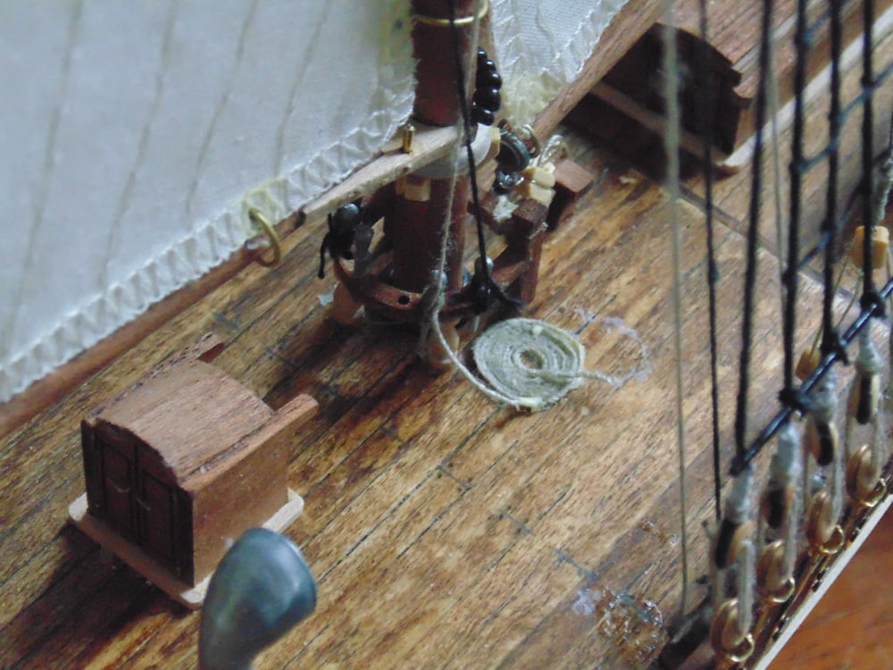 Rope spiral at the base of the main masts rigging collar