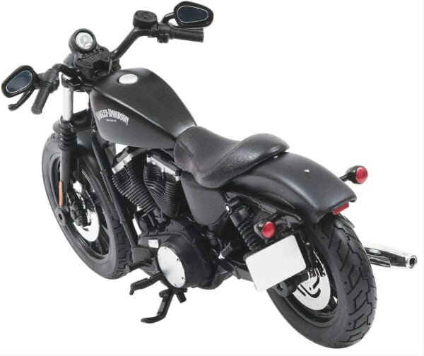 Maisto Harley-Davidson 2014 Spotster Iron 883 1/12 Scale 32326
