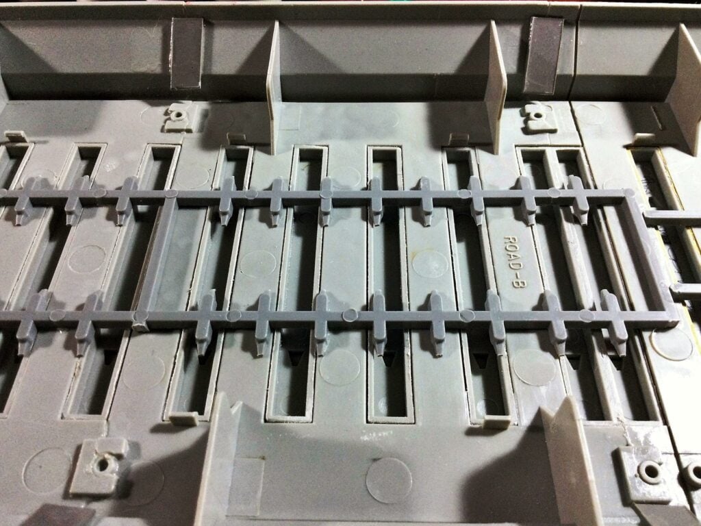 TRUMPETER RAILROAD BASE STANDARD EUROPEAN GAUGE UNDERSIDE scaled 1