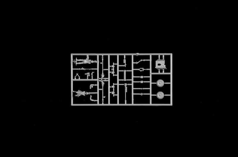 Italeri Sd. Kfz. 251/10 Schutzenpanzerwagen 3.7cm PaK 1/72 Scale 7079