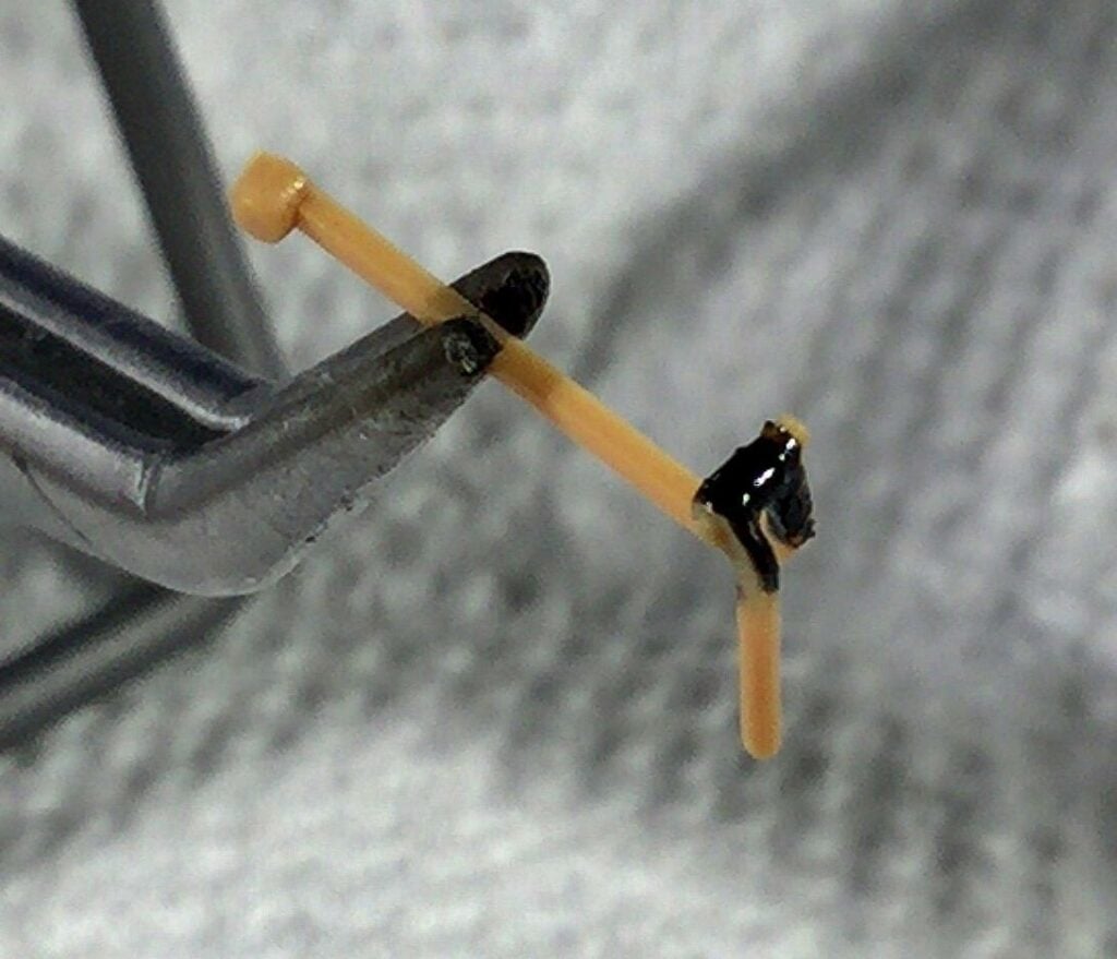 Black Cyano to fix small parts
