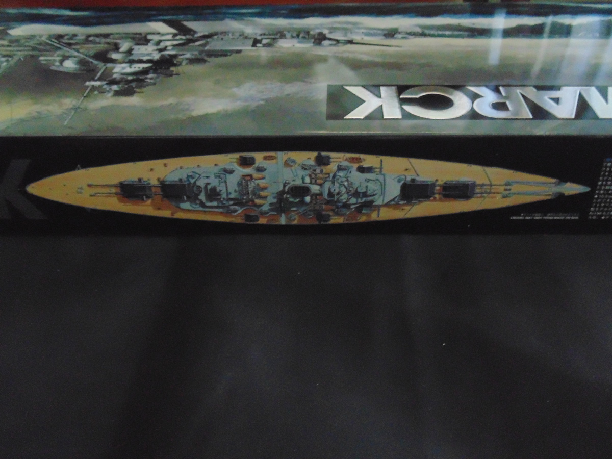 Side view of the box showing the deck