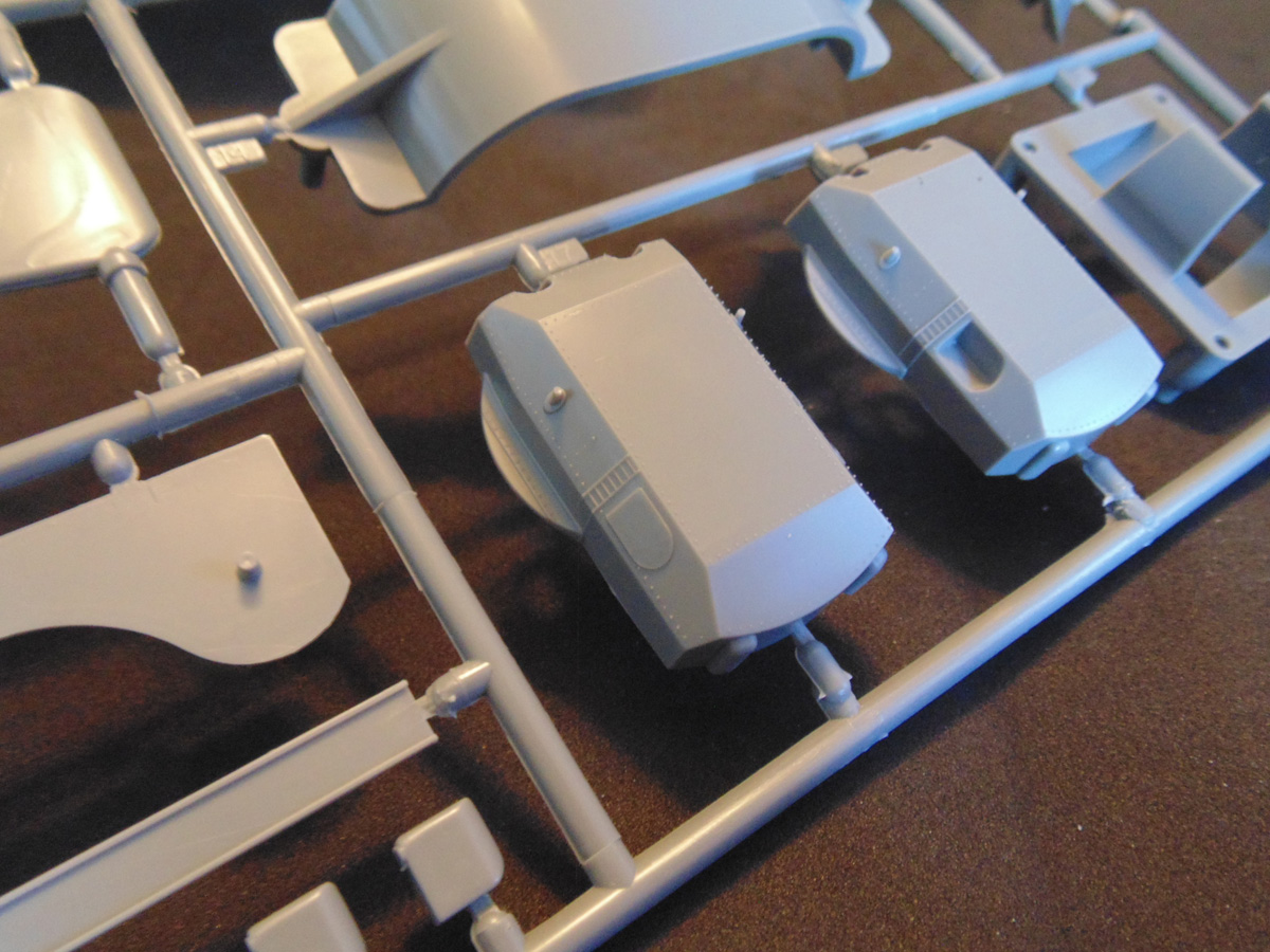 Close-up of the main guns
