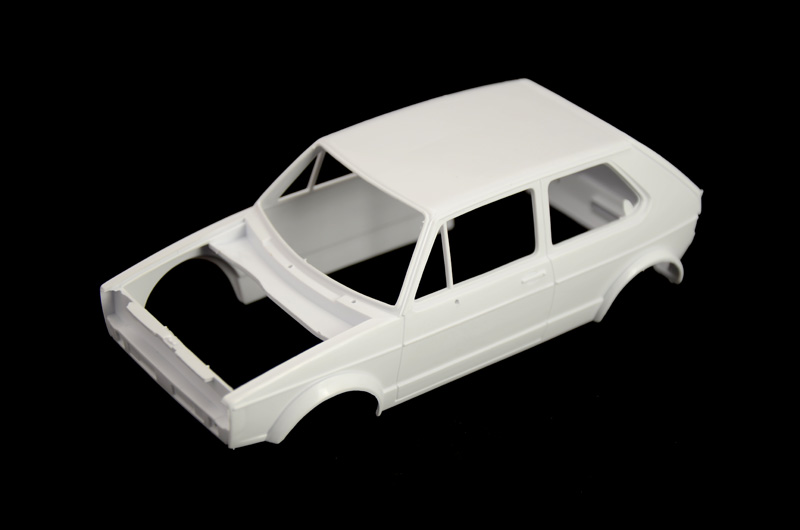 Italeri VW Golf Polizei Model with Rubber Tires 1/24 Scale 3666