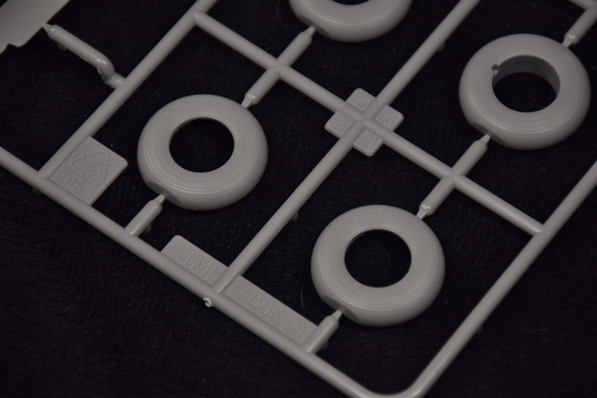 Tires Airfix Spitfire Build Unboxing