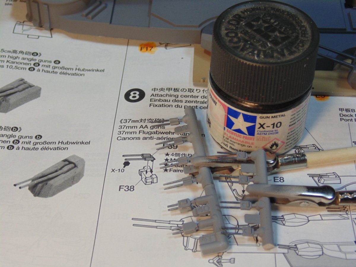 Tamiya X-10 above gun barrels