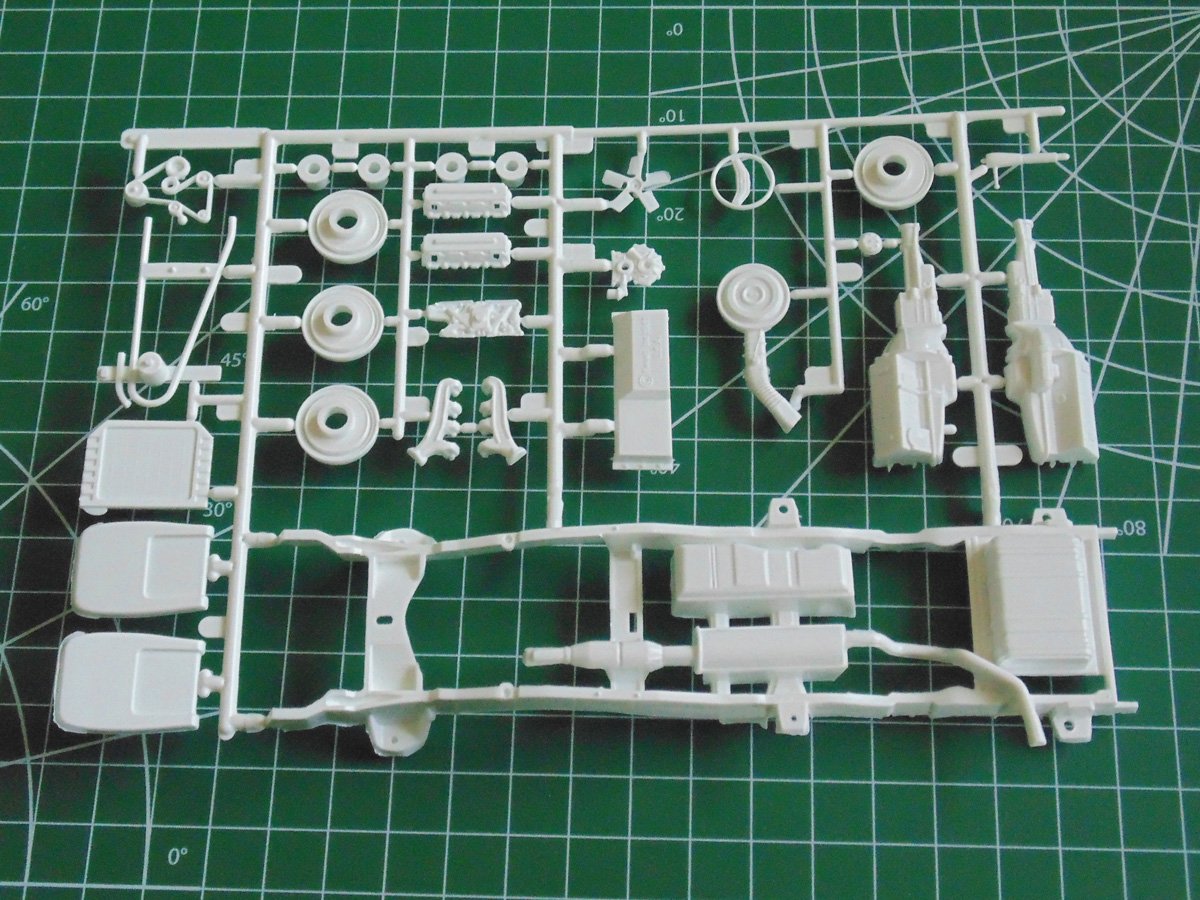 Engine and frame sprue