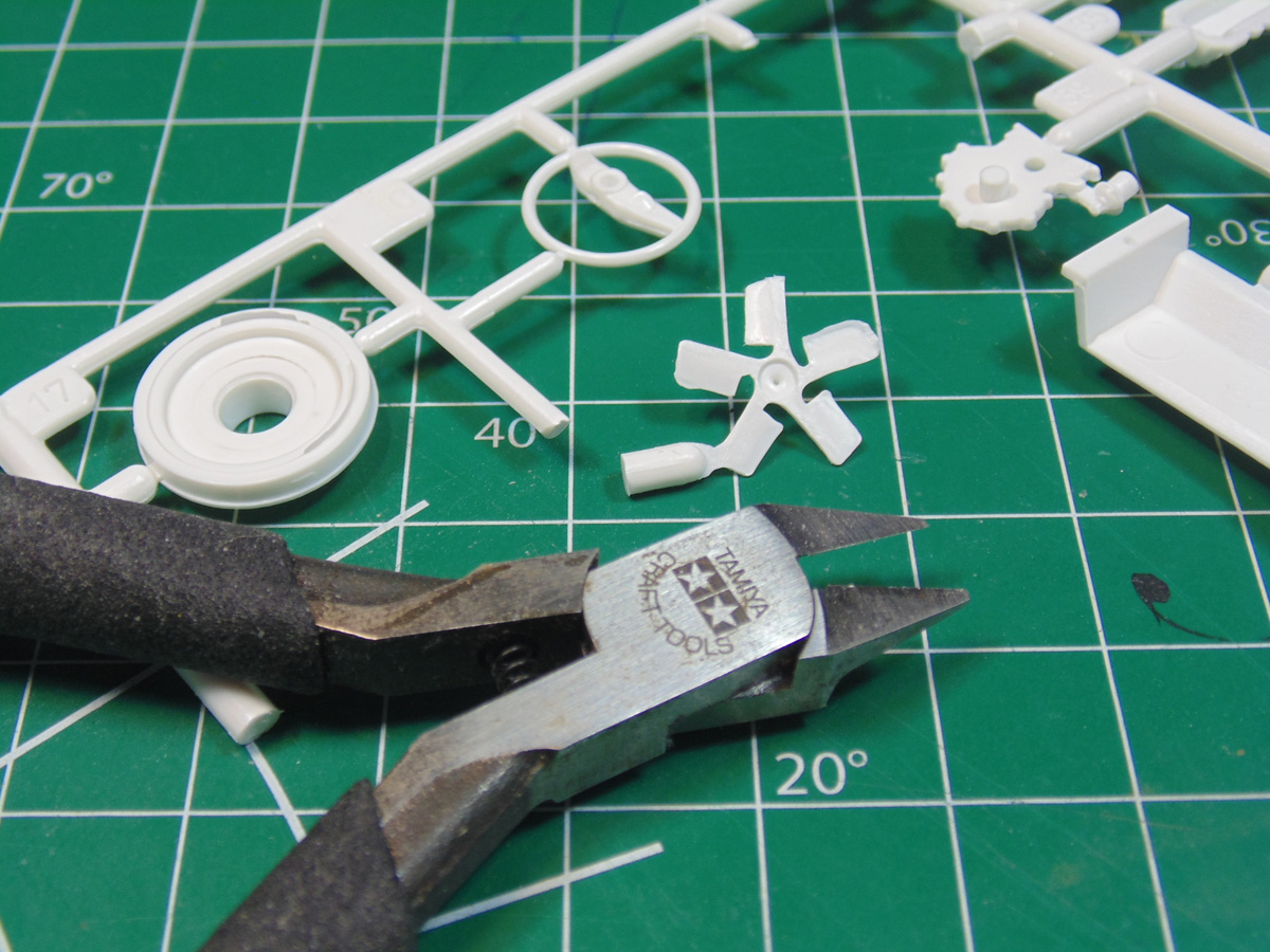 Tamiya side-cutters below the fan belt