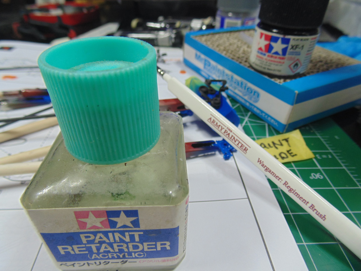 Paint retarder with fine brush