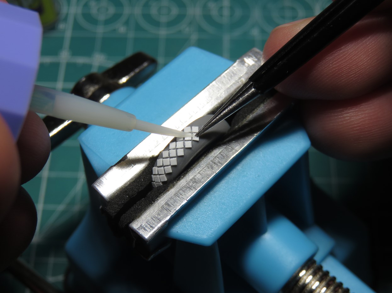Mounting Diamond Tread Pattern