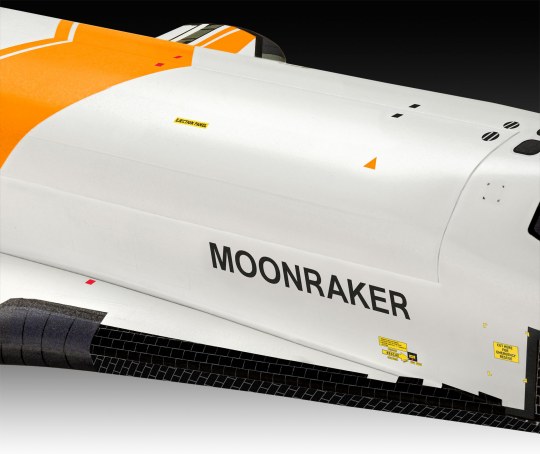 Revell James Bond Moonraker Shutle Gift Set 1/144 Scale RVG 05665