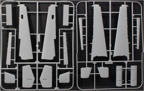 Kinetic Models E-2C 2000 Hawkeye 2000 1/48 Scale K48135