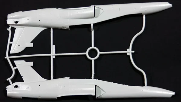 Kinetic Models Hawk 100 Series Advanced Jet Trainer RAF CAF AUF 1/32 Scale K3206