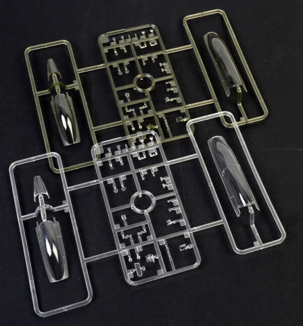 Kinetic Models F-16C Block 52 Republic of Sigapore Air Force Gold Series 1/48 Scale K48133