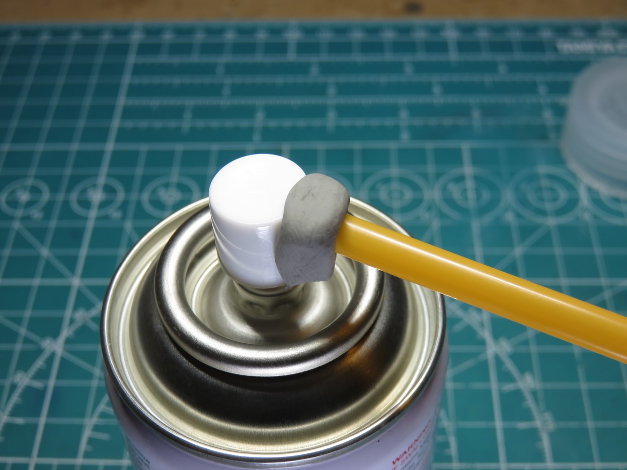 Sealing Straw to Paint Can