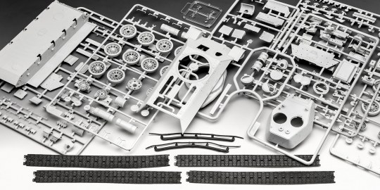Revell T-34/85 Tank 1/35 Scale 03319