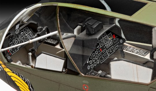 Revell Bell AH-1G Cobra Helicopter 1/32 Scale 03821
