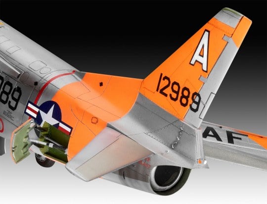 Revell F-86D Dog Sabre 1/48 Scale 63832 Model Set