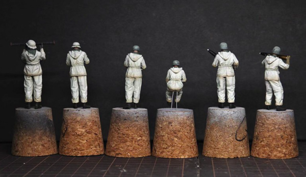 Border Model German 88mm Gun Flak36 with Six Figures Metal Box 1/35 Scale BT-013