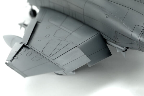 Meng McDonnell Douglas F-4E Phantom II 1/48 Scale LS-017