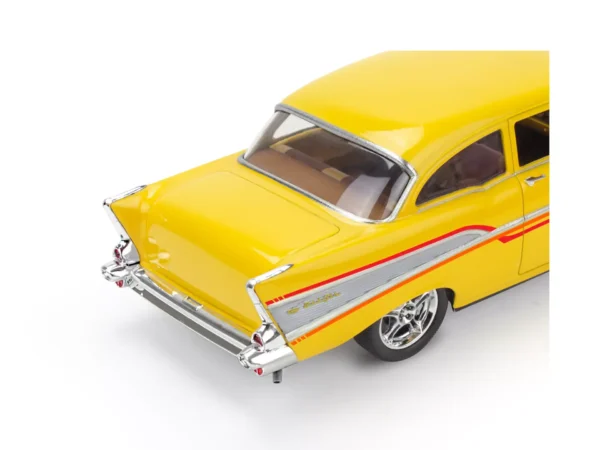 Revell 1957 Chevrolet Belair 2n1 1/25 Scale RMX 85-4551 14551